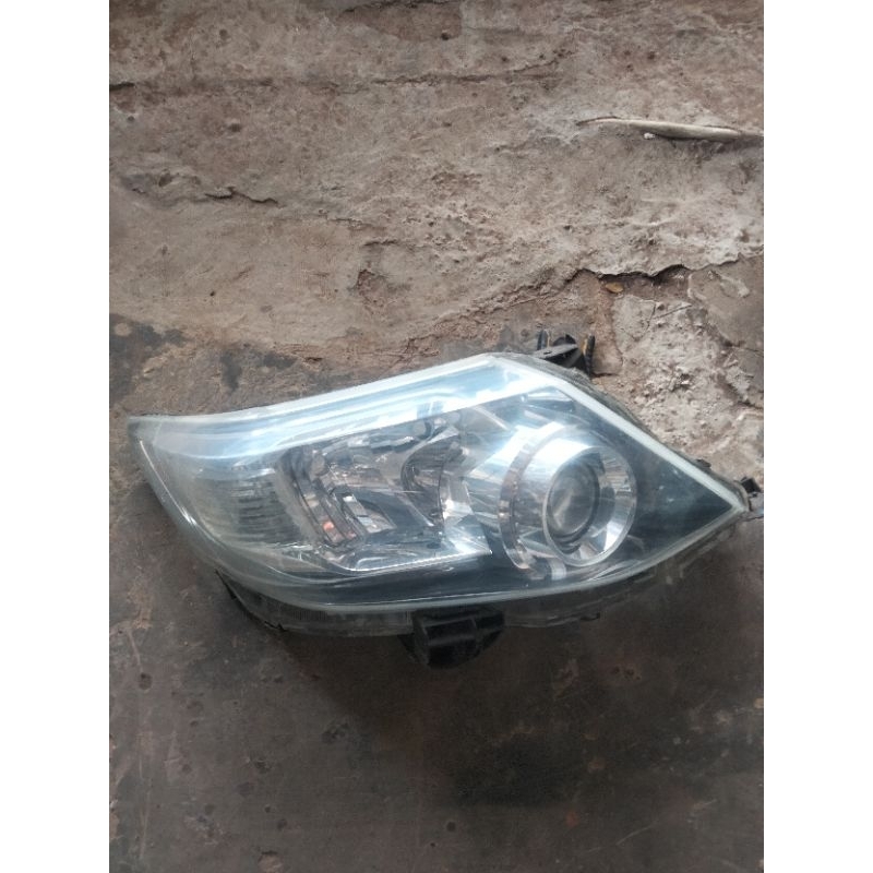 lampu depan fortuner 2012,2013