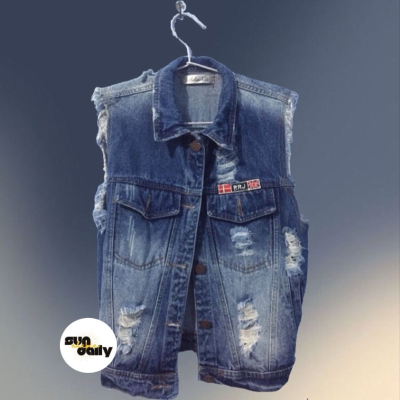 JAKET JEANS LENGAN BUNTUNG