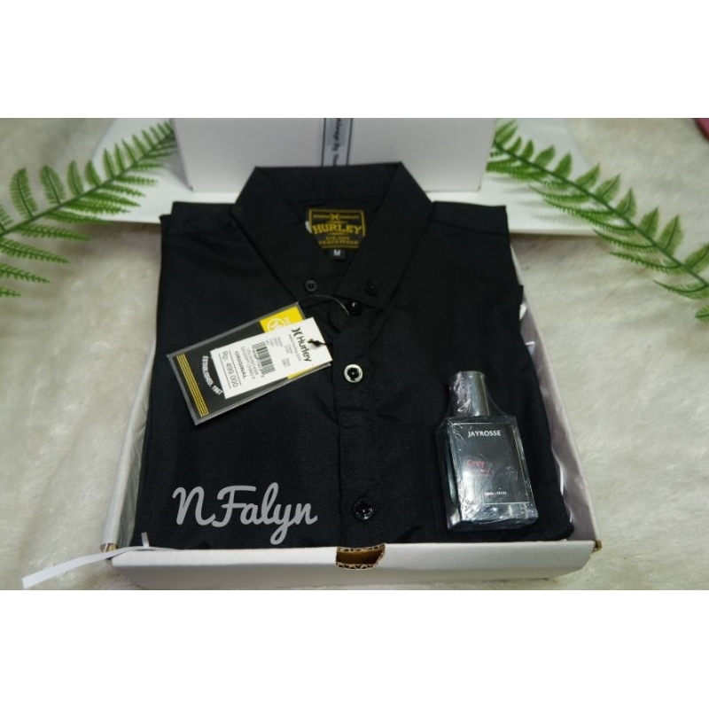 

GIFT BOX PAKET YUSUF KEMEJA COWOK/ JAM TANGAN COWOK/DOMPET COWOK/ PARFUM KADO PACAR