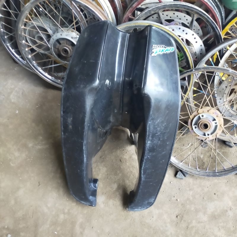 Sayap Depan Hitam Suzuki RC 80 100 Bravo Original Bekas Copotan Motor Second 2nd