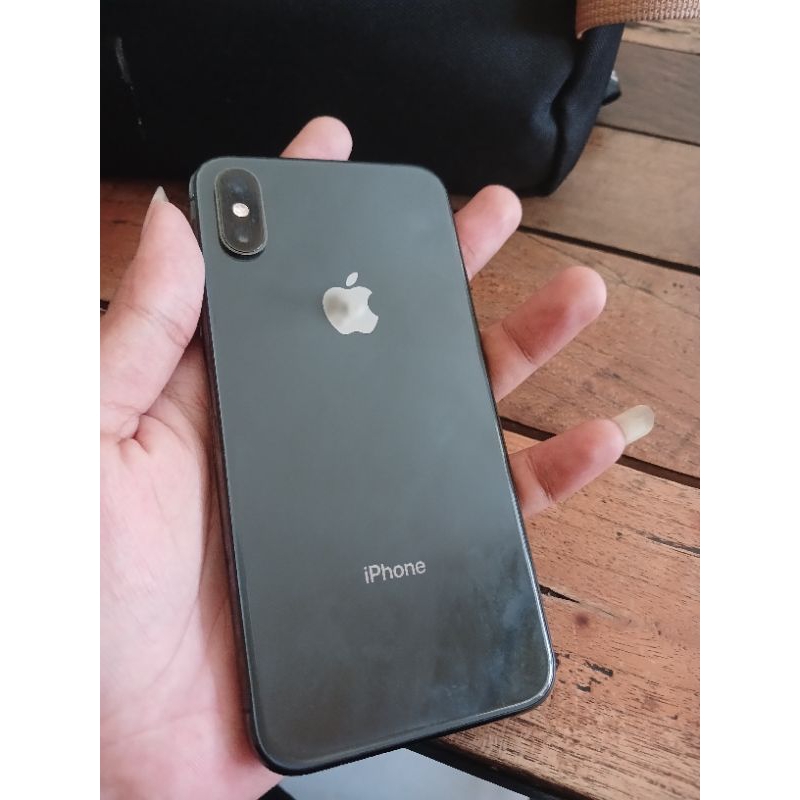 I Phone Xs 64gb lock icloud