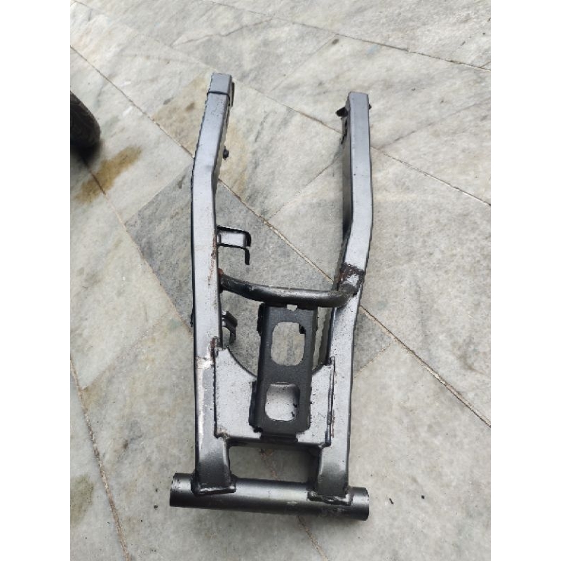 swing arm Yamaha 125z