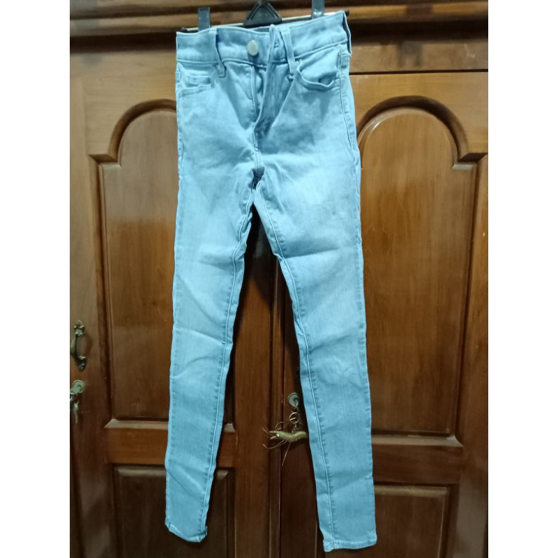 preloved jeans wanita uniqlo / jeans murah uniqlo / celana murah