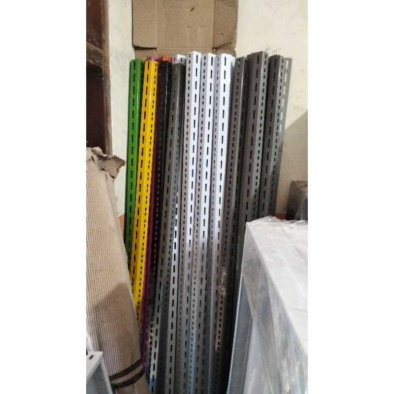 besi siku lubang lubang tebal P 65 cm