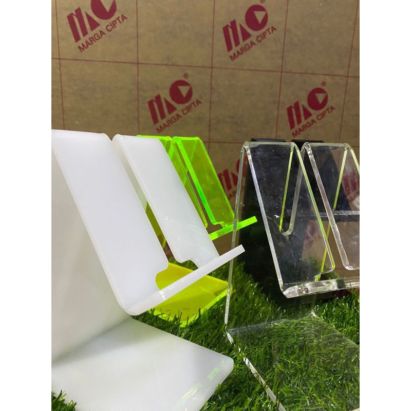 Stand hp acrylic/smartphone holder acrylic/dudukan Hp bahan ketebalan 5 mm .