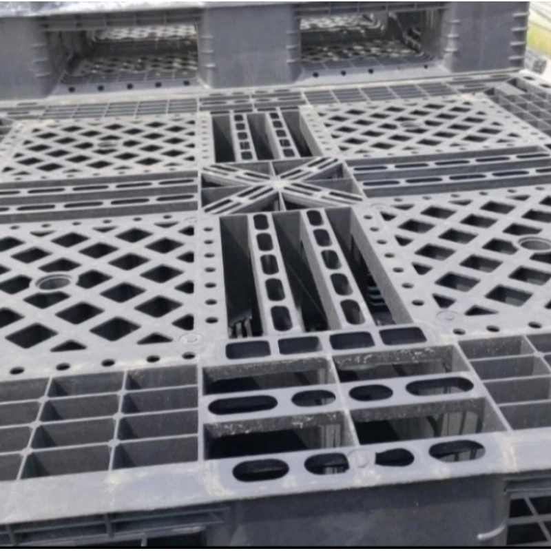 

pallet plastik bekas berkualitas 105x105x15