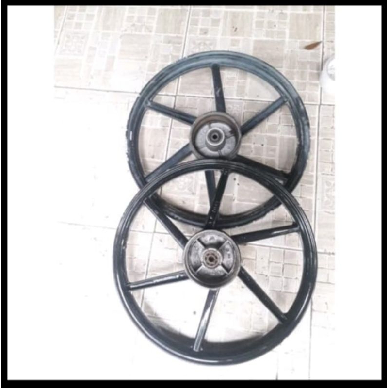 Velg Set Depan Belakang Honda Grand Bekas Lepasan Motor