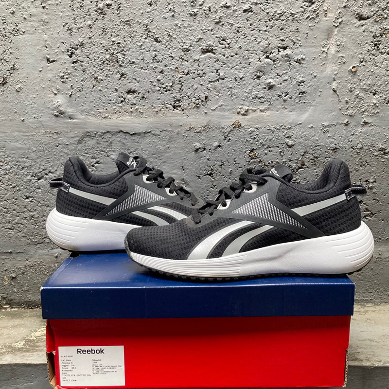 Preloved Reebok Running Shoes