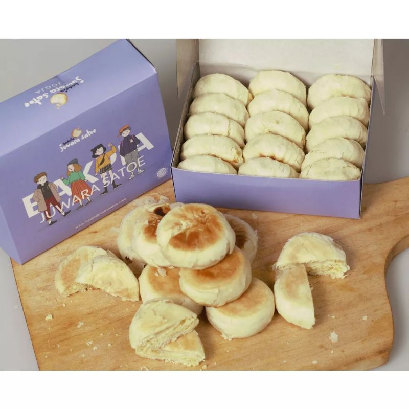 

Paket hemat 3 box BAKPIA JUUWARA SATOE [ Isi 15 ] Bakpia Basah Kacang Hijau Original khas jogja