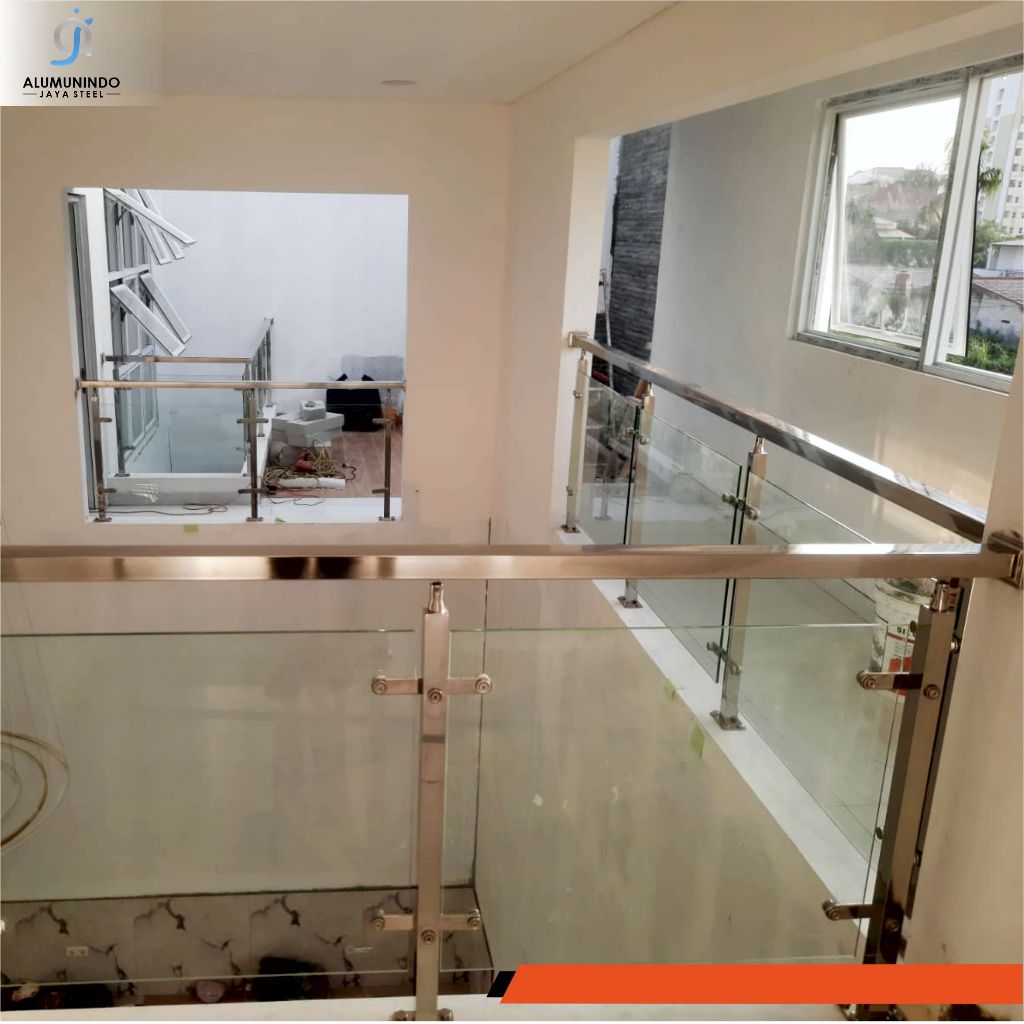 Railing Tangga Stainless Kaca Tempered 10mm