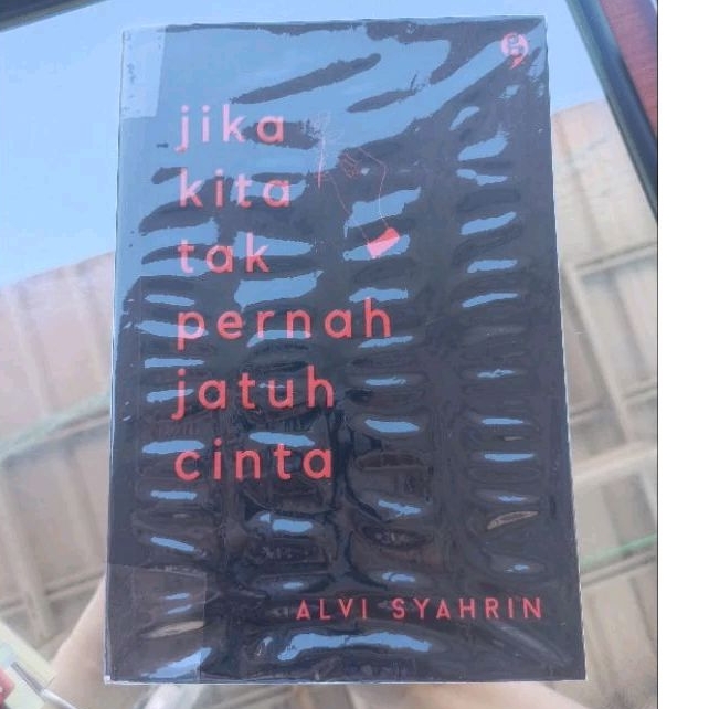 preloved book Jika Kita Tak Pernah Jatuh <3 by alvi syahrin