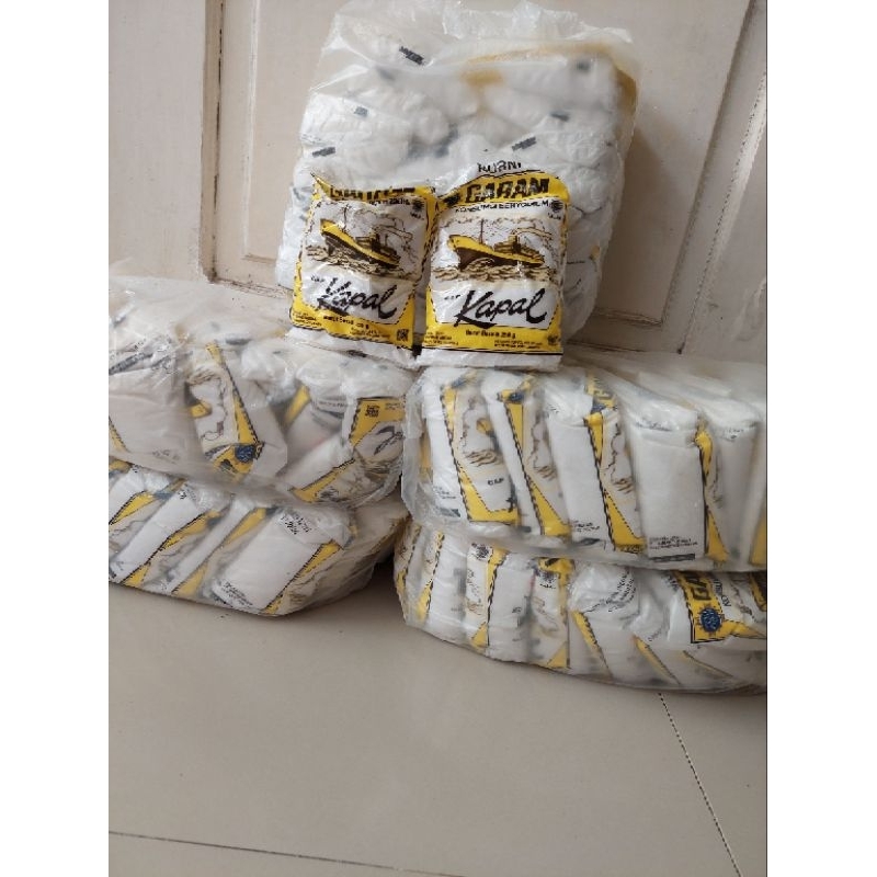 

Garam cap kapal 1 bal isi 20 pcs kemasan 250 gr