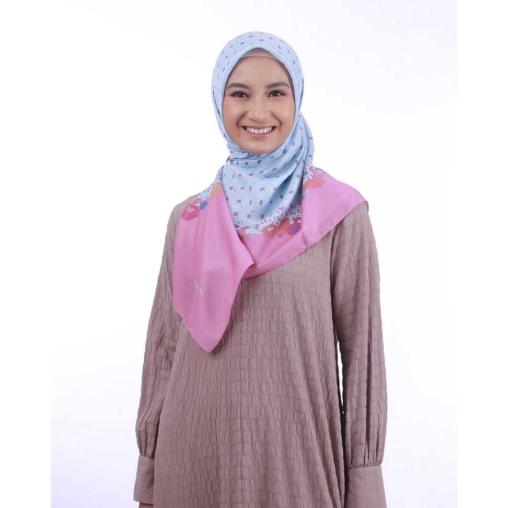 Zoya X Larissa Chou Calma Hijab Segi Empat Scarf