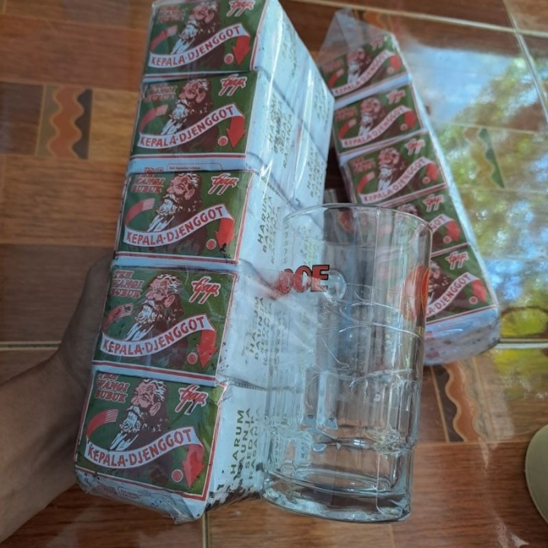 

Teh tubruk Cap Kepala Djenggot HIJAU Diet 10×40 gram GRATIS GELAS