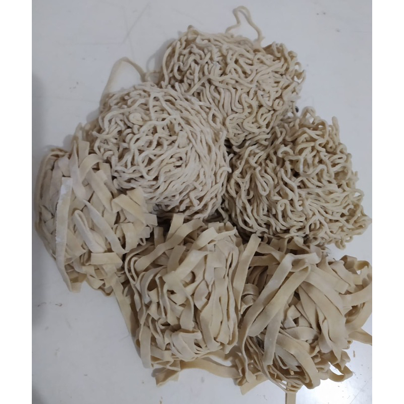 

Mie Mentah