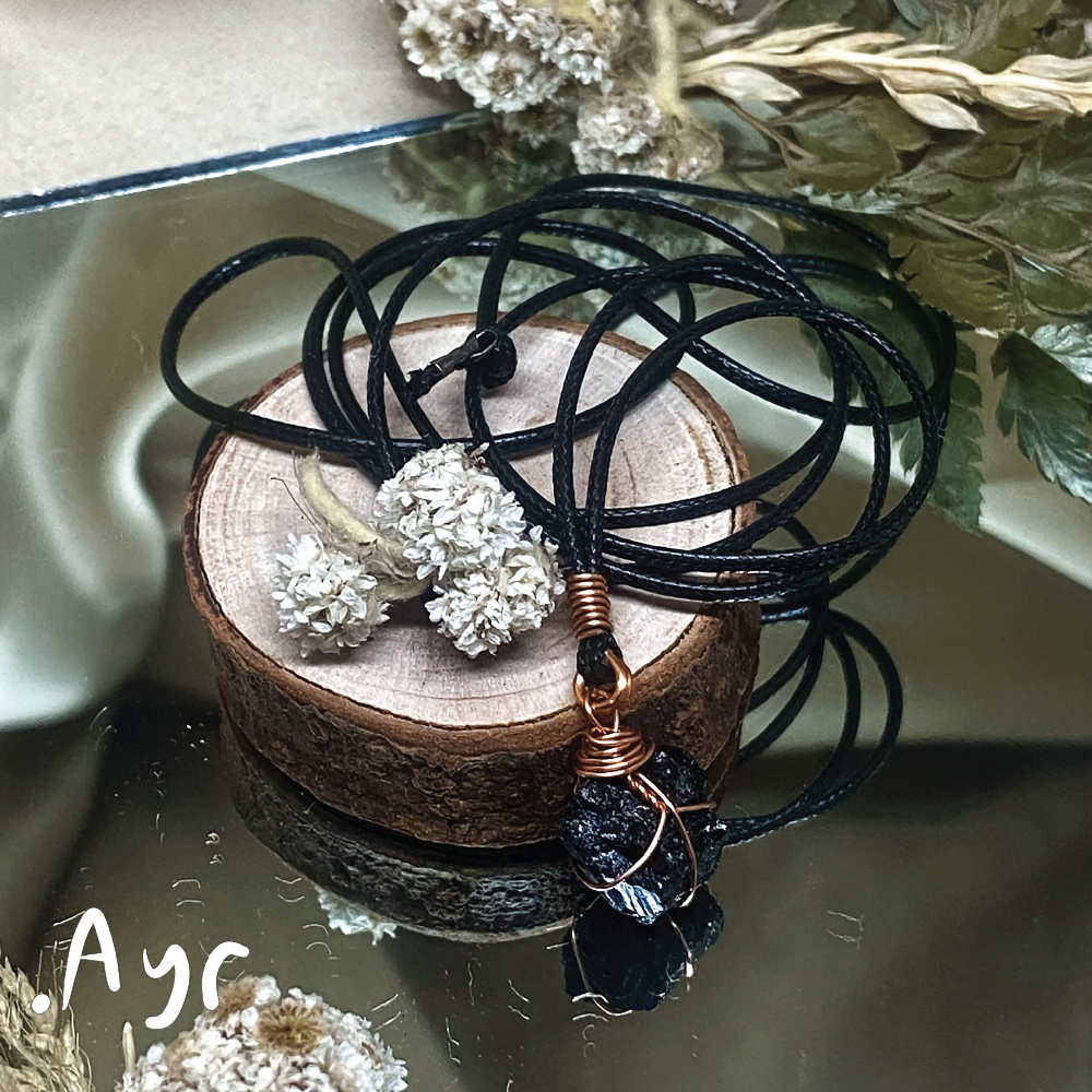 kalung rough tourmaline necklace