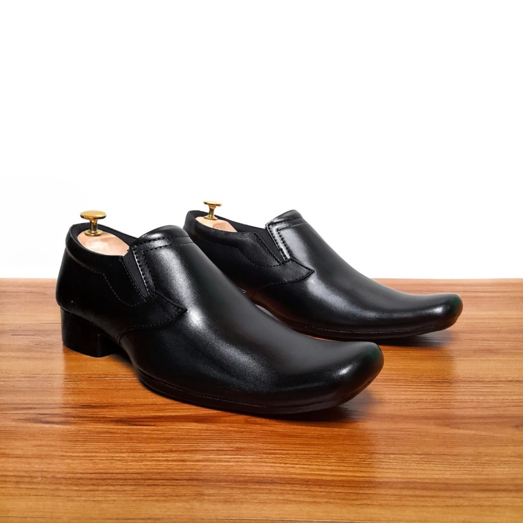 Sepatu Pria Formal Kulit Asli Sepatu Pantofel Pria Sepatu Slip on Sepatu Kerja Lancip