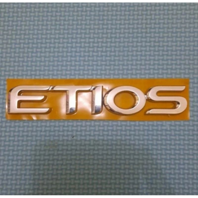 Emblem Belakang Toyota Etios
