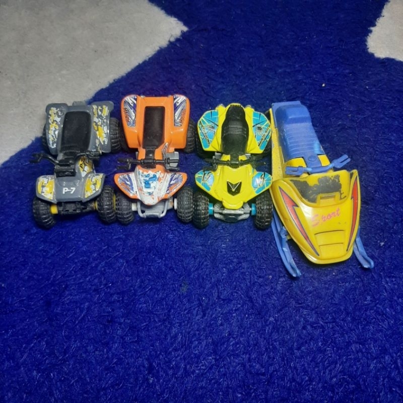 mainan / dikoleksi. motor atv, speadboat. diecast maisto