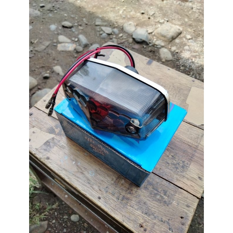 Lampu stopan belakang cb c70 smoke bohlam