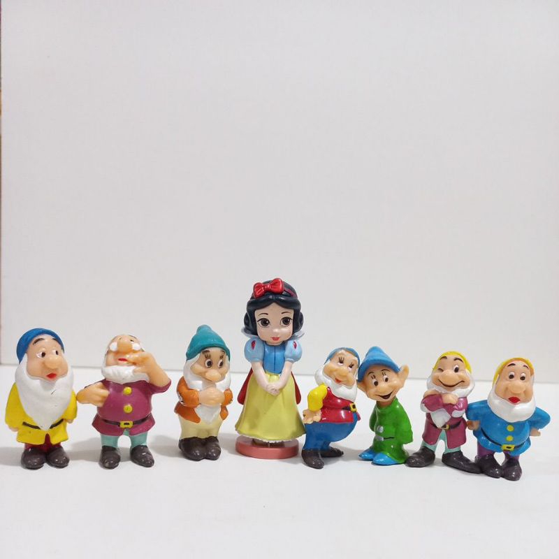 Figure Snow White dan 7 kurcaci