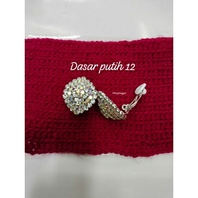 Giwang jepit anting kebaya