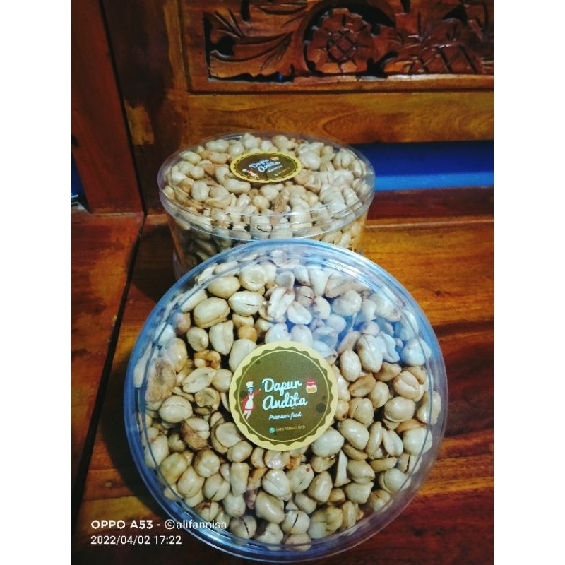 

Kacang bawang toples 400gr