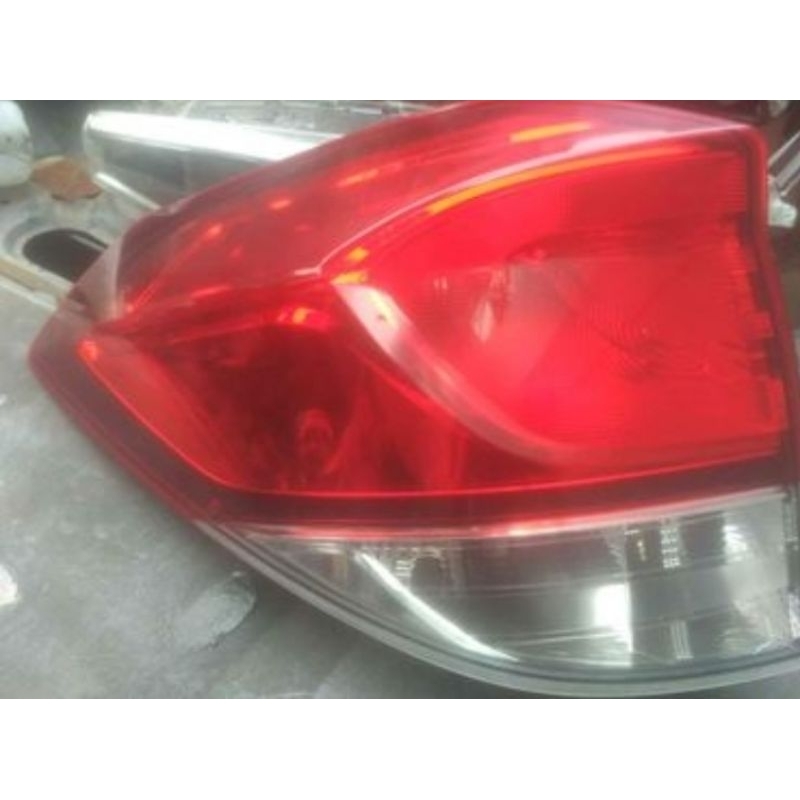 Lampu belakang honda brio/mobilio lama