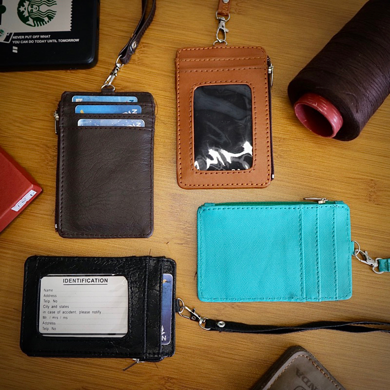 

NAME TAG ID CARD HOLDER/ DOMPET KARTU ID CARD RESLETING 5 SLOT KARTU (CUSTOM LOGO/NAMA)