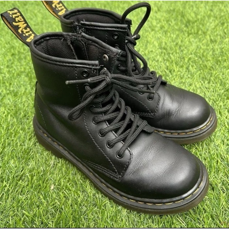 Sepatu anak Dr Martens preloved