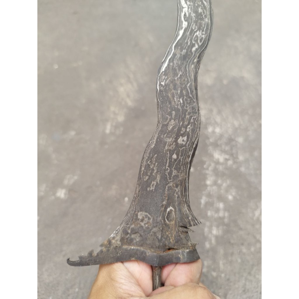 Keris Megantoro luk 7 pamor Ngulit Semongko