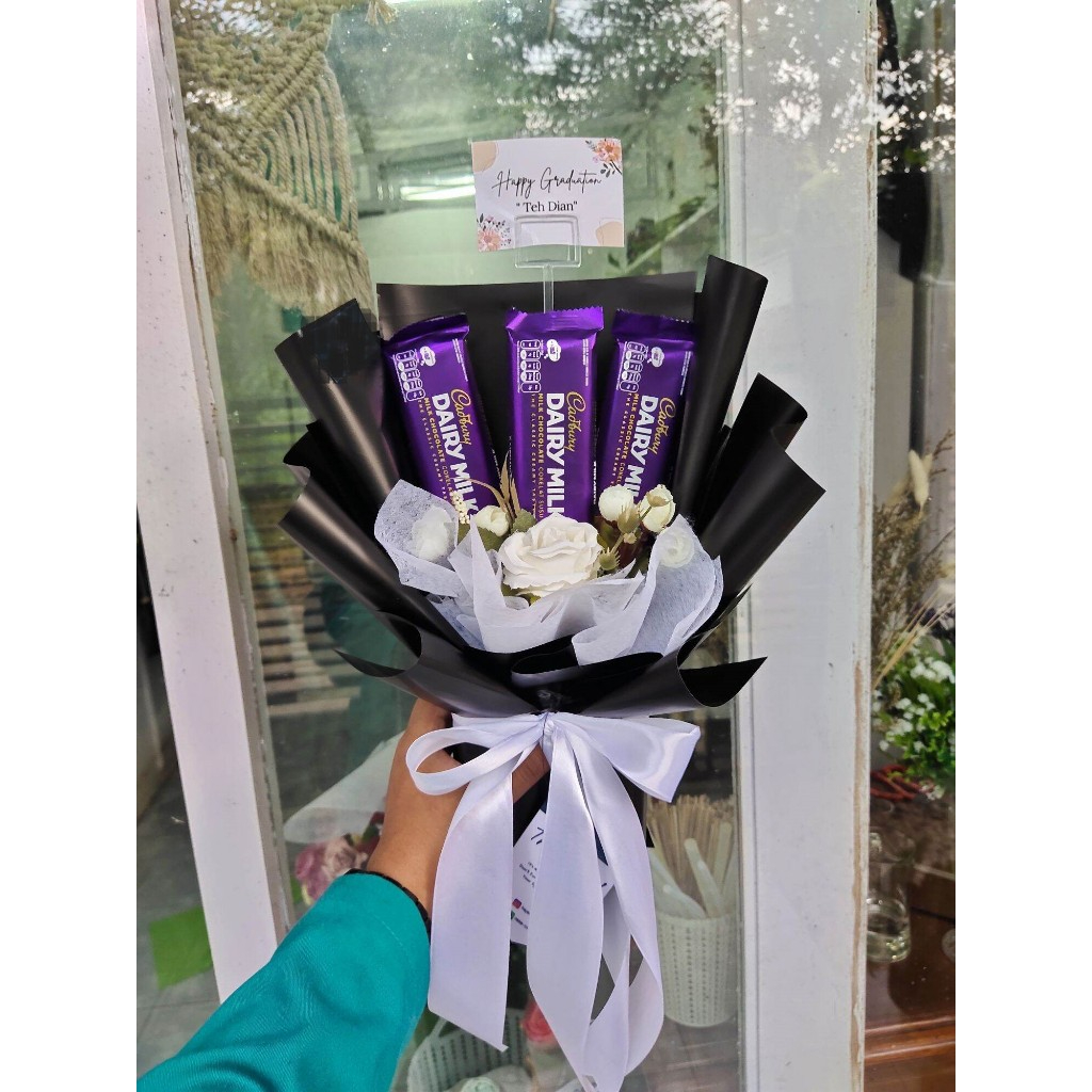

Buket Coklat Dairy Milk 62gr /Buket Wisuda/Ultah/Hari Guru/Valentine