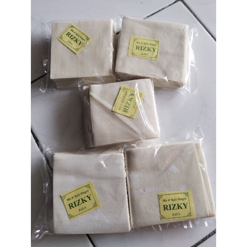 

Kulit pangsit RIZKY 5 pak isi 130 lembar