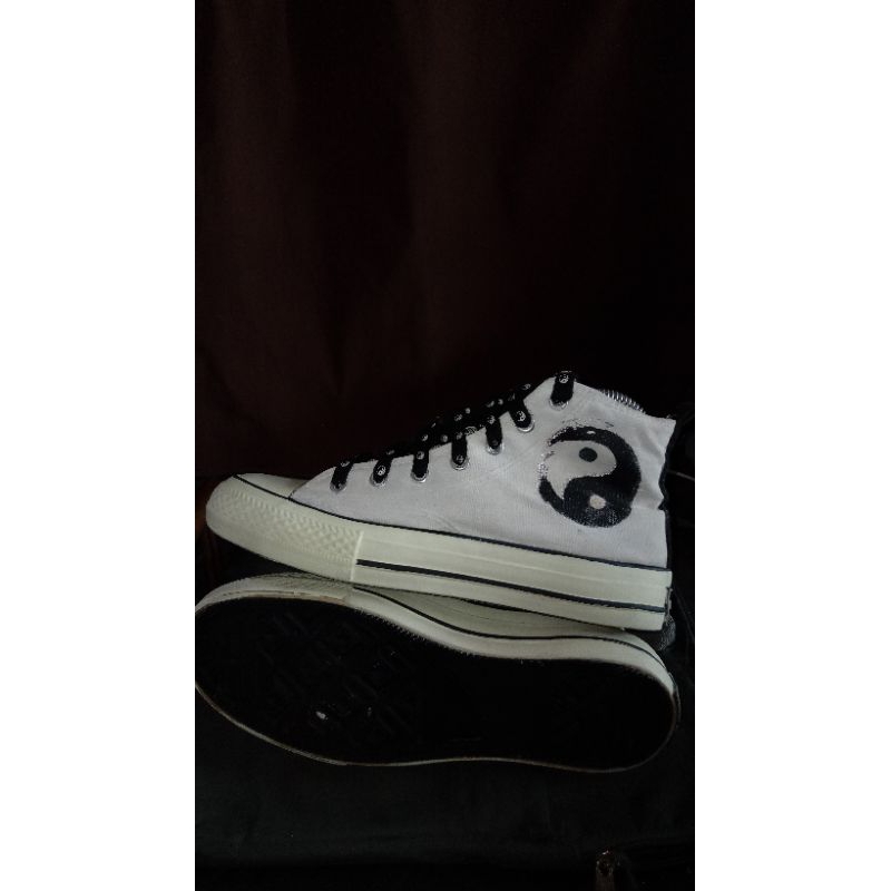 Sepatu second warrior high gambar