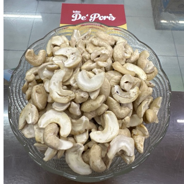 

Kacang Mede Belah dua 100grm