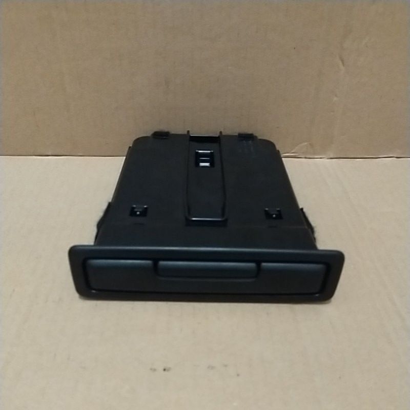 Cup holder Arm rest jok tengah Innova reborn Fortuner vrz srz ori