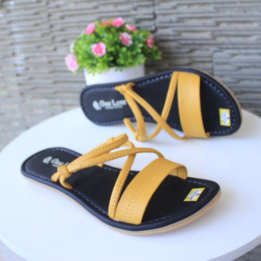 Sandal Wanita Terbbaru One Love Original Karet Mentah Sendal Selop Wanita Best Seller Lentur Ori