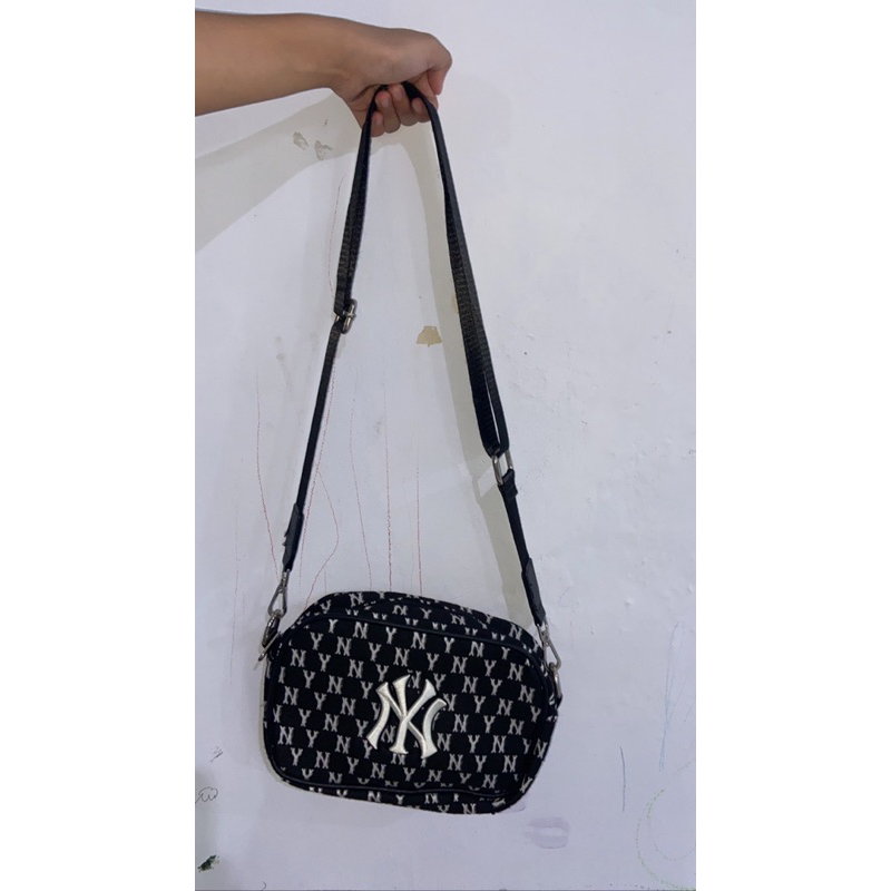 preloved tas MLB slingbag