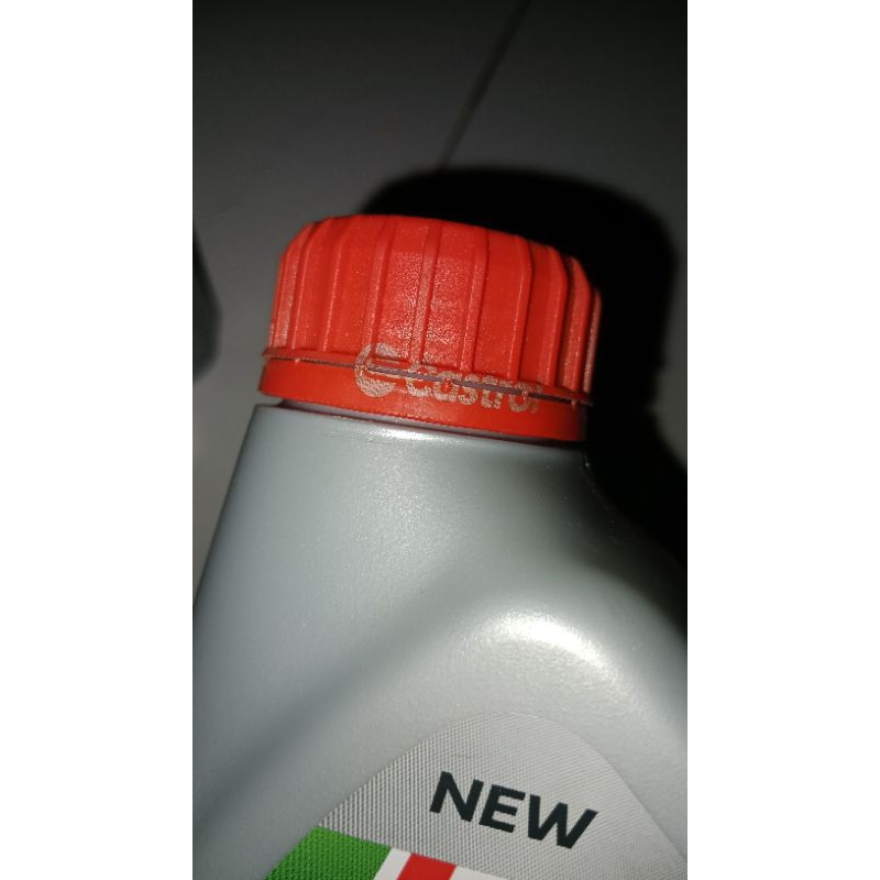 oli samping castrol 2t 700ml original 100% kemasan baru