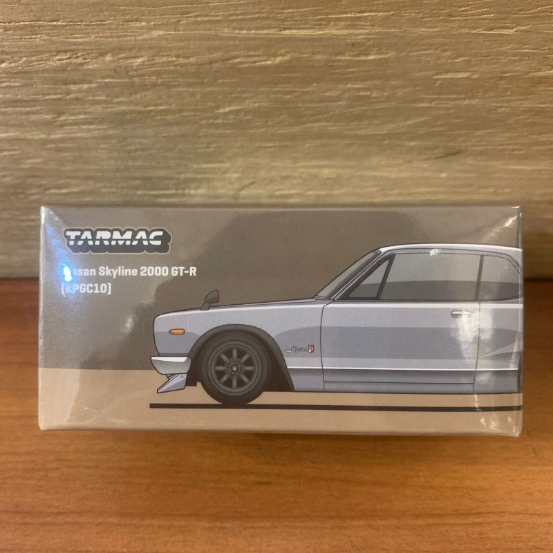 TARMAC WORKS NISSAN SKYLINE 2000 GT-R (KPGC10) SILVER TARMAC WORKS