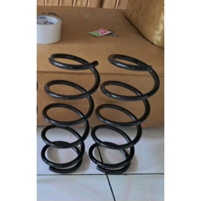 Per coil spring anti amblas sigra calya belakang