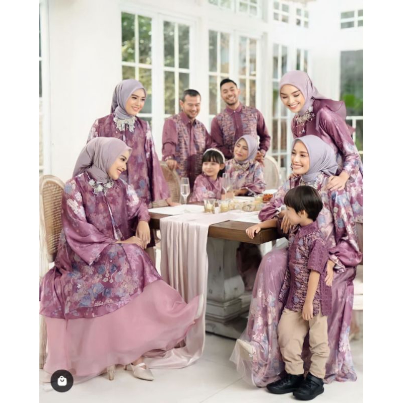 anyelir Zara silk