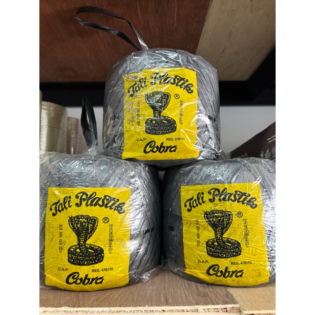 

Tali Rafia / Tali Plastik - 1 kg - COBRA - Kualitas Premium Tidak Mudah Putus