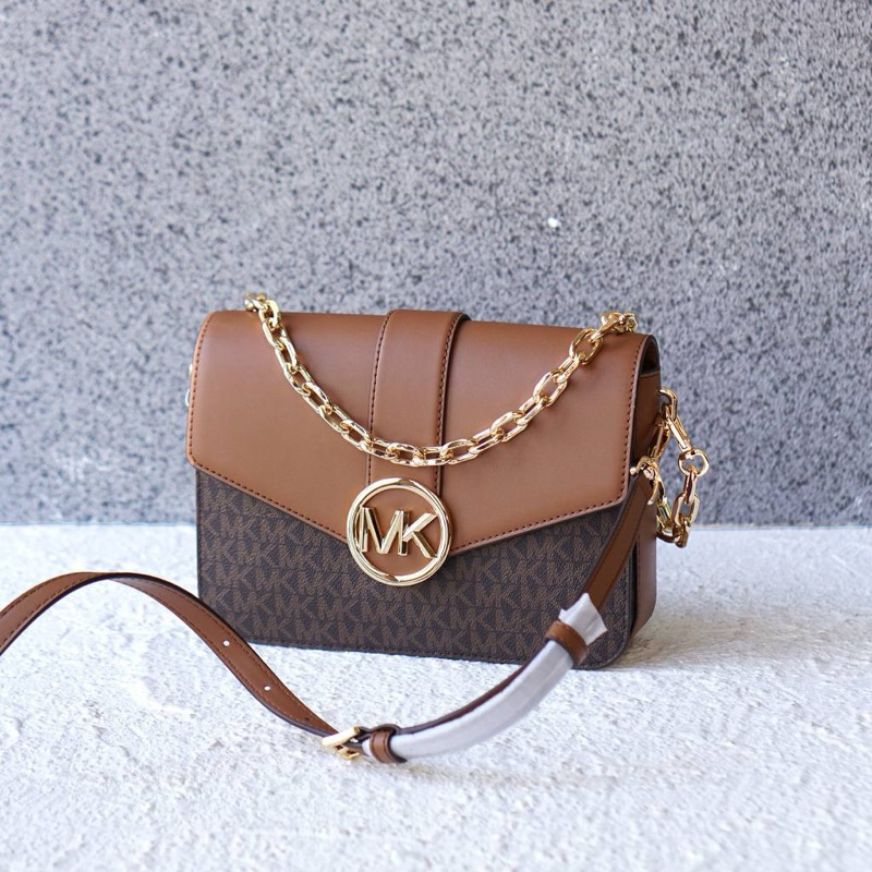 MK Carmen medium conv shoulder bag 23x4,5x15 CM