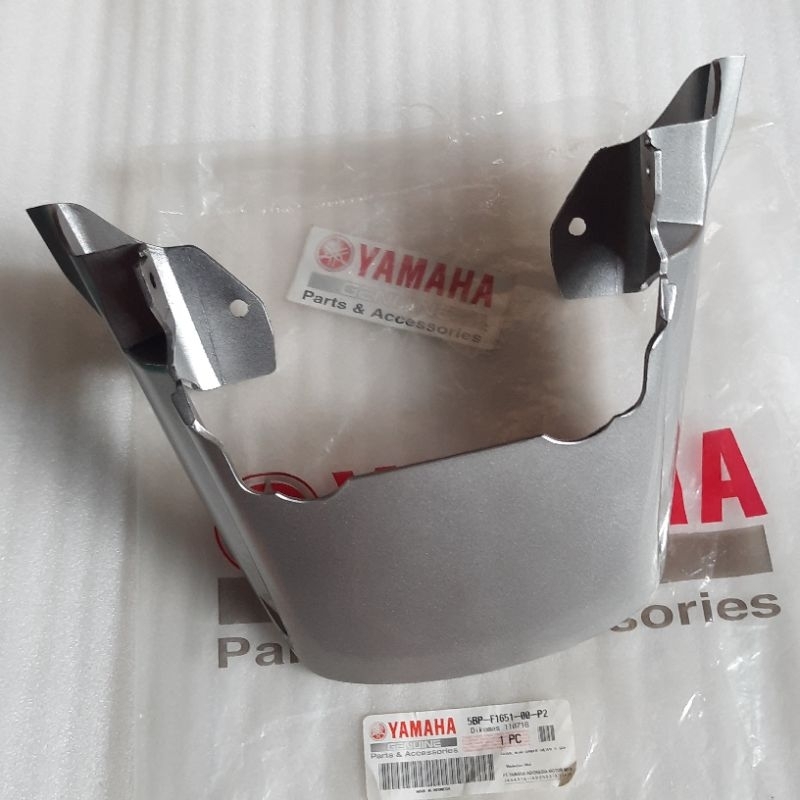 SAMBUNGAN BODY BELAKANG SCORPIO COVER TAILL SILVER S3 | 5BP-F1651-00-P2 ORIGINAL YAMAHA