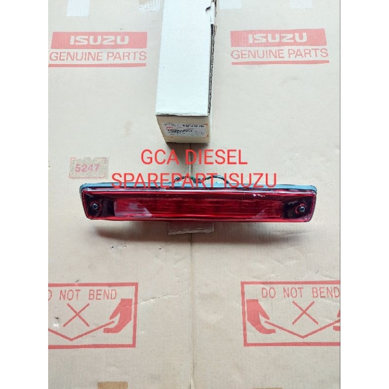 Lampu kabin isuzu dmax 4JK 4JK1
