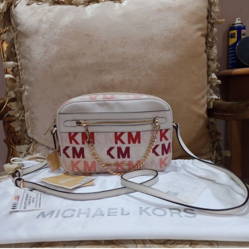 michael kors jet set camera bag