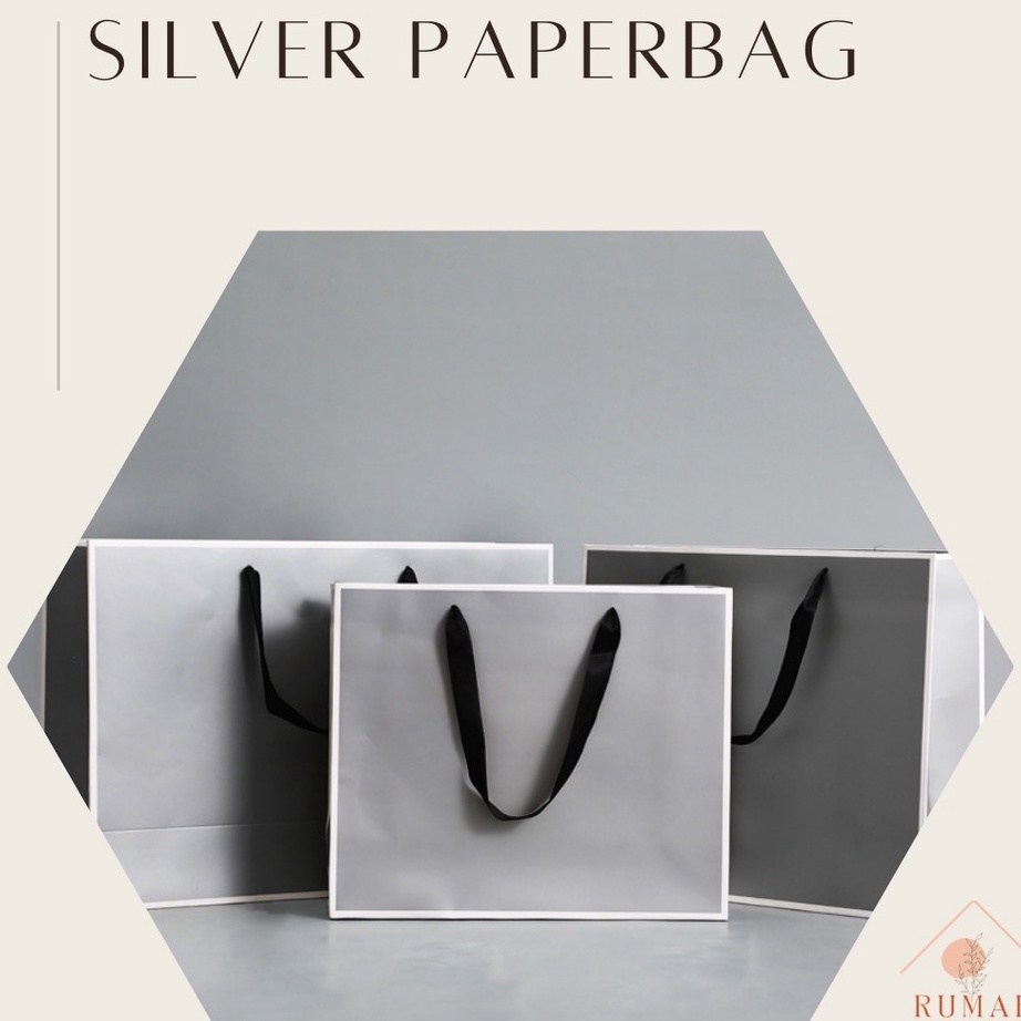 

Penawaran Istimewa Setiap Hari RUMAH KRAVE Silver Paperbag Tas Kado Hadiah Abuabu Putih Premium