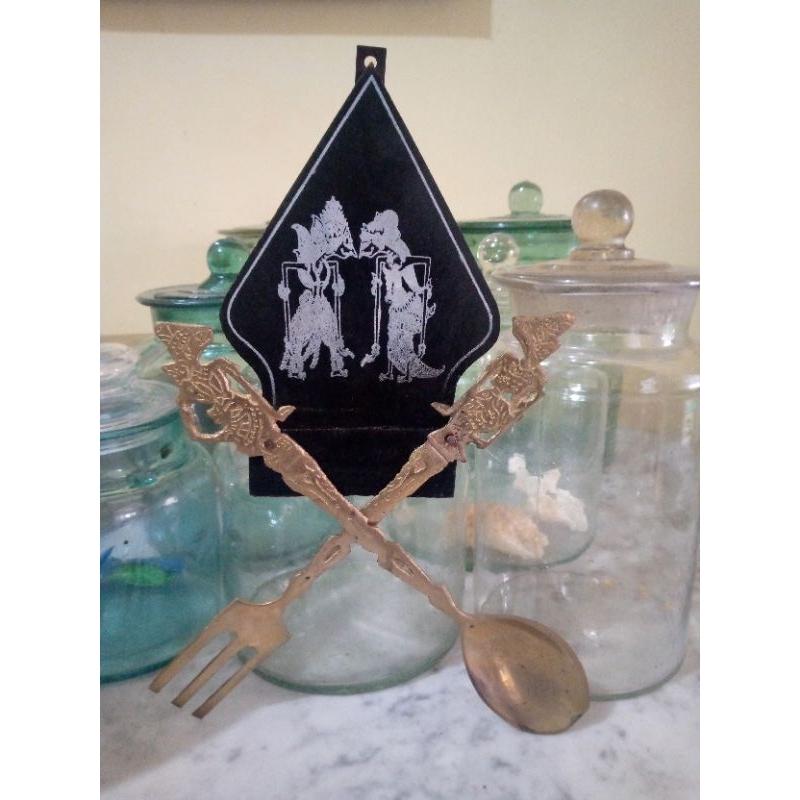 HIASAN KUNINGAN/SENDOK KUNINGAN/BARANG ANTIK