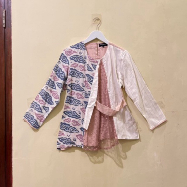 preloved Sovinskajolenee Blouse kombinasi Batik Dobby & Katun Perium